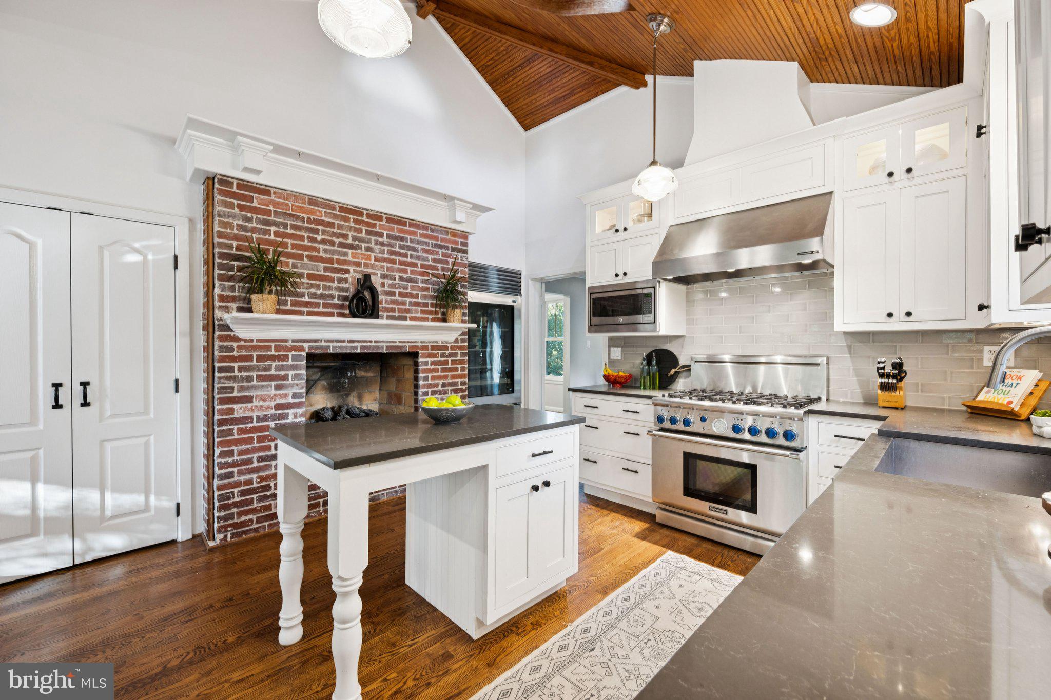 6 Spring Hill Court Chevy Chase, MD 20815 - Photo 7 of 26 Gas Fireplace & Top-of-the-Line Appliances