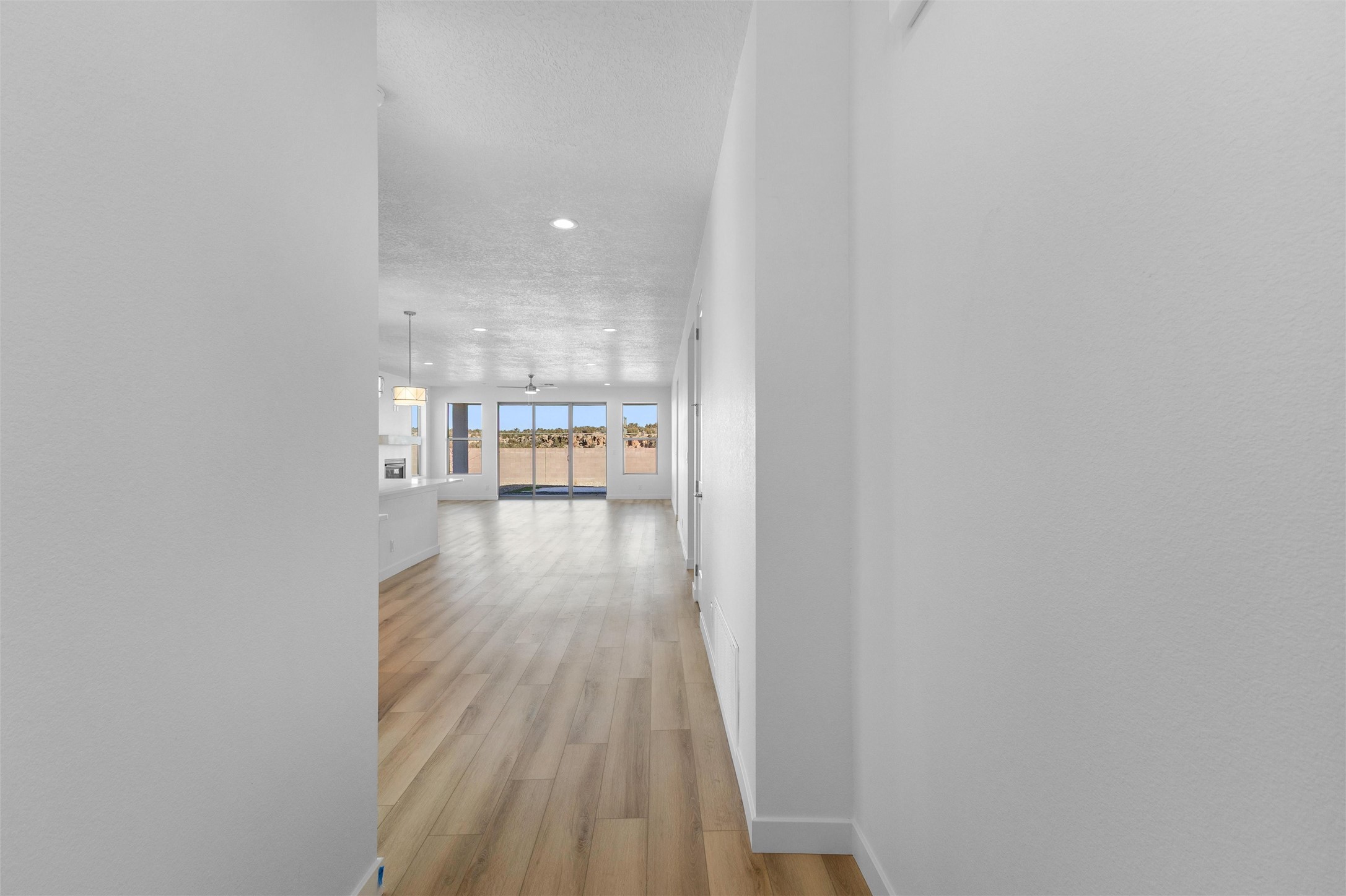 71 Cadena Loop Los Alamos, NM 87547 - Photo 4 of 27