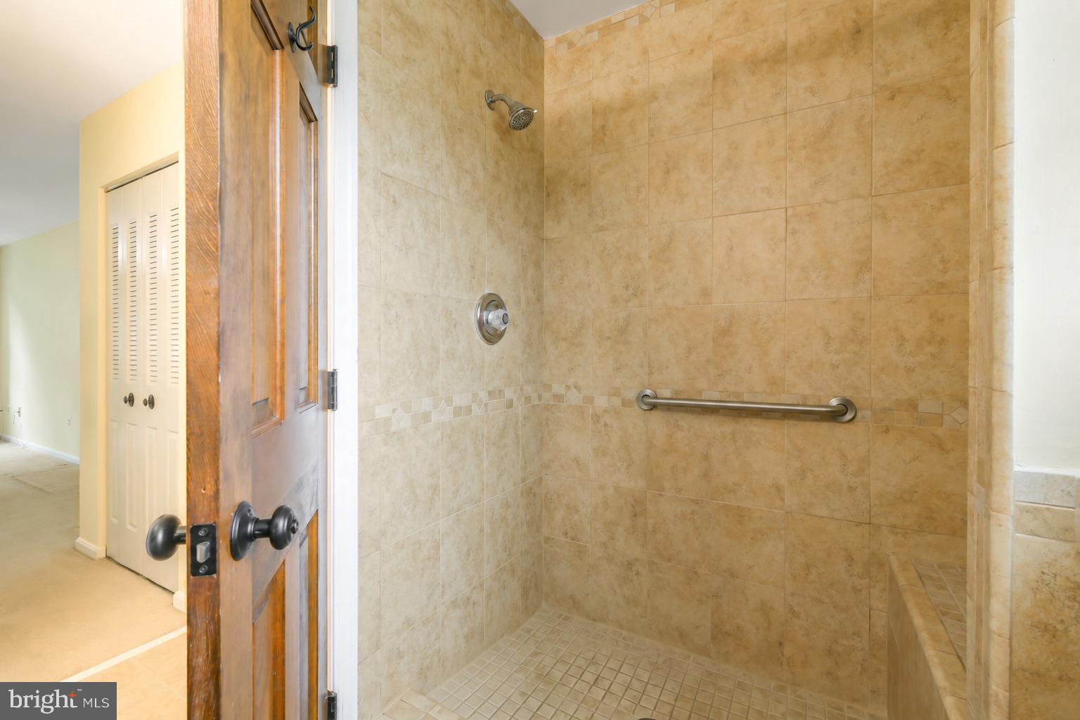 118 Summit Hall Road Gaithersburg, MD 20877 - Photo 23 of 41 Primary Bath
