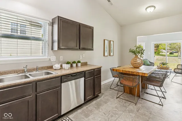 $365,000 | 1300 Charleston Court, Avon, IN 46123