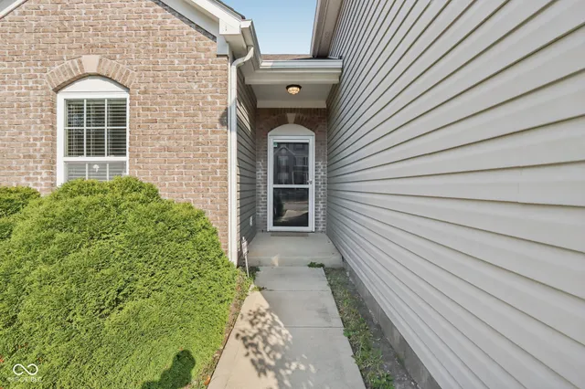 $365,000 | 1300 Charleston Court, Avon, IN 46123