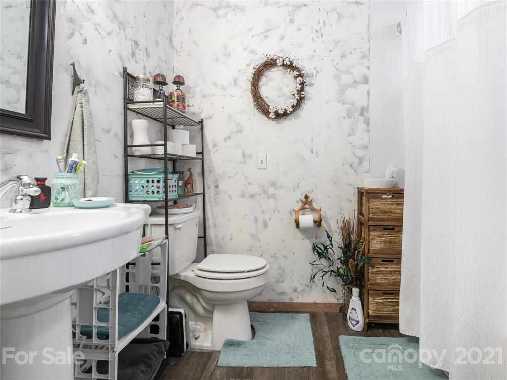 207 Plonk Road Dallas, NC 28034 - Photo 4 of 34 Gallery Image 4