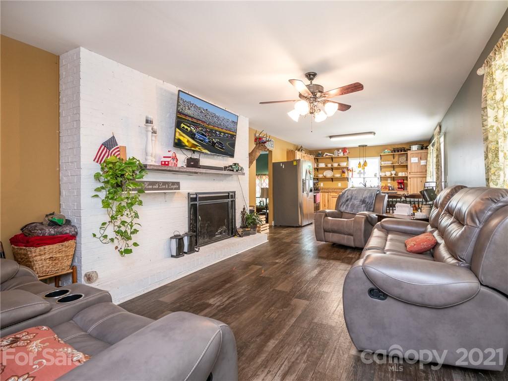 207 Plonk Road Dallas, NC 28034 - Photo 9 of 34 Gallery Image 9