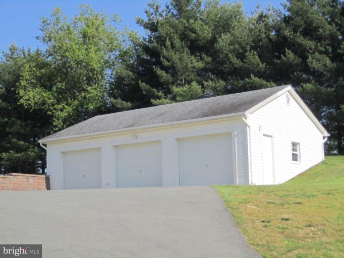 6385 Stephen Reid Road Huntingtown, MD 20639 - Photo 3 of 26 Exterior (General)