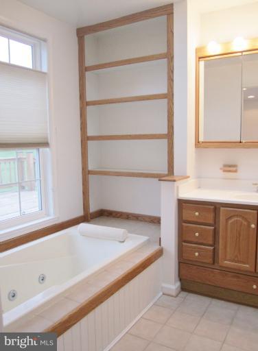 6385 Stephen Reid Road Huntingtown, MD 20639 - Photo 10 of 26 Bath (Master)