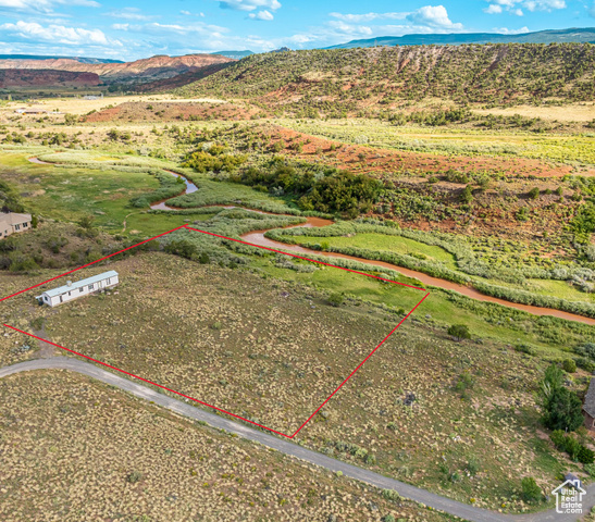 213 South 975 West, Unit 4 Torrey, UT 84775 - Photo 5 of 34 Approximate property boundaries