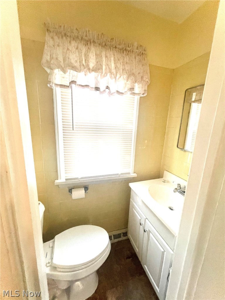 3987 Delmore Road Cleveland Heights, OH 44121 - Photo 11 of 28