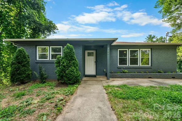$230,000 | 422 Arlington Circle Northwest, Lenoir, NC 28645