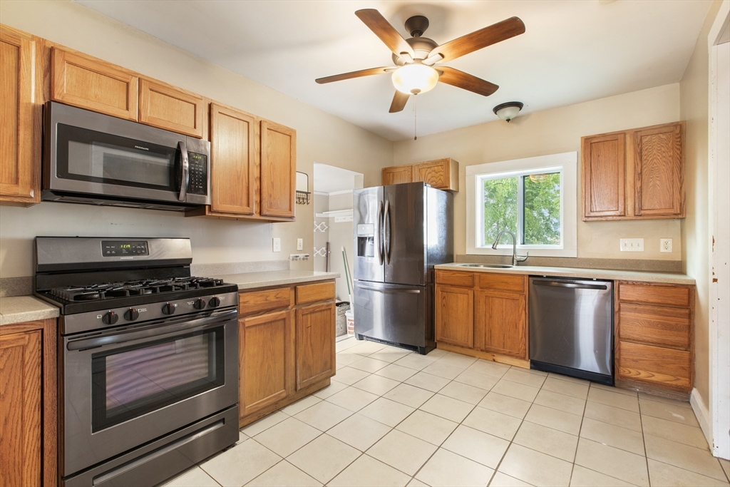 52 Cherry Street Fairhaven, MA 02719 - Photo 13 of 21