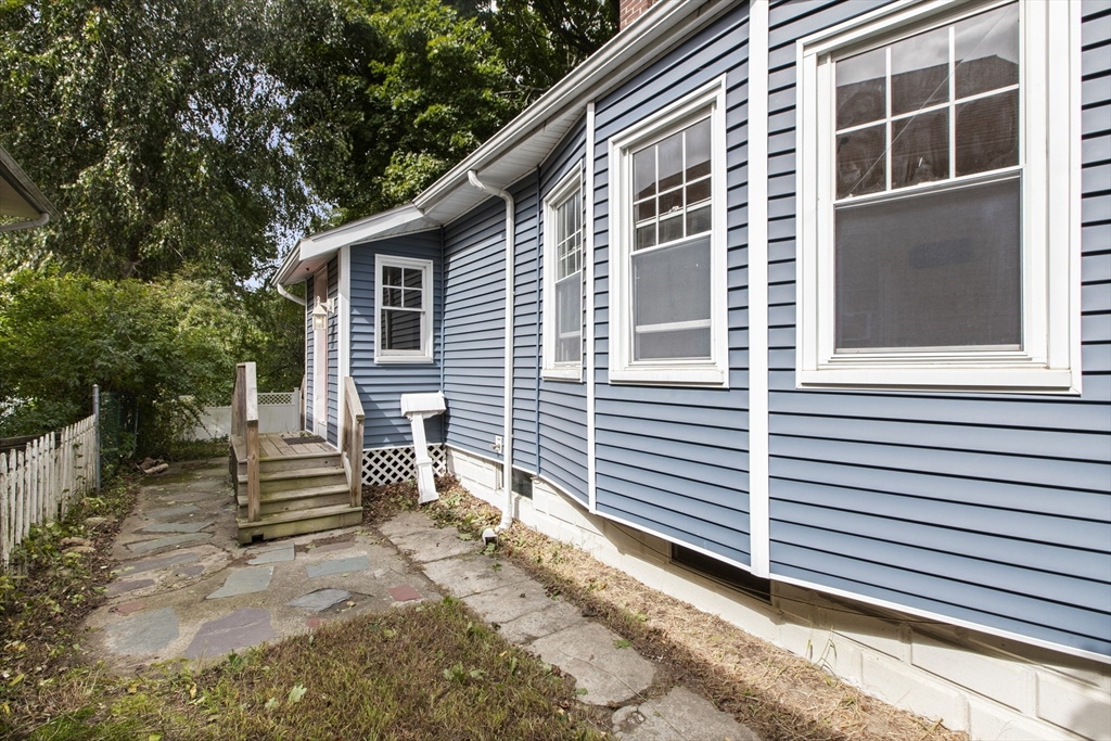 52 Cherry Street Fairhaven, MA 02719 - Photo 4 of 21