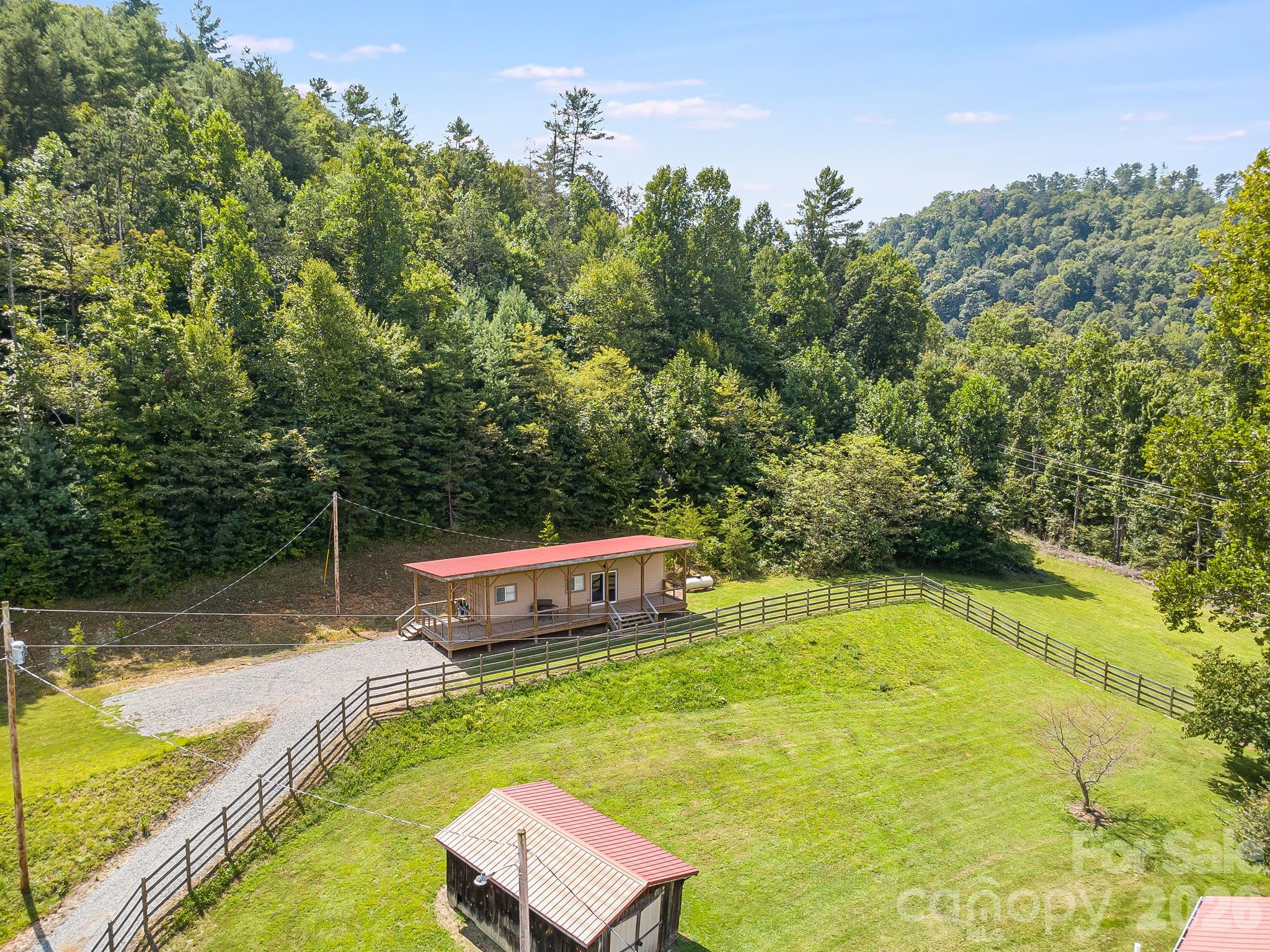 58 Gunter Town Road Marshall, NC 28753 - Photo 4 of 44 Gallery Image 4