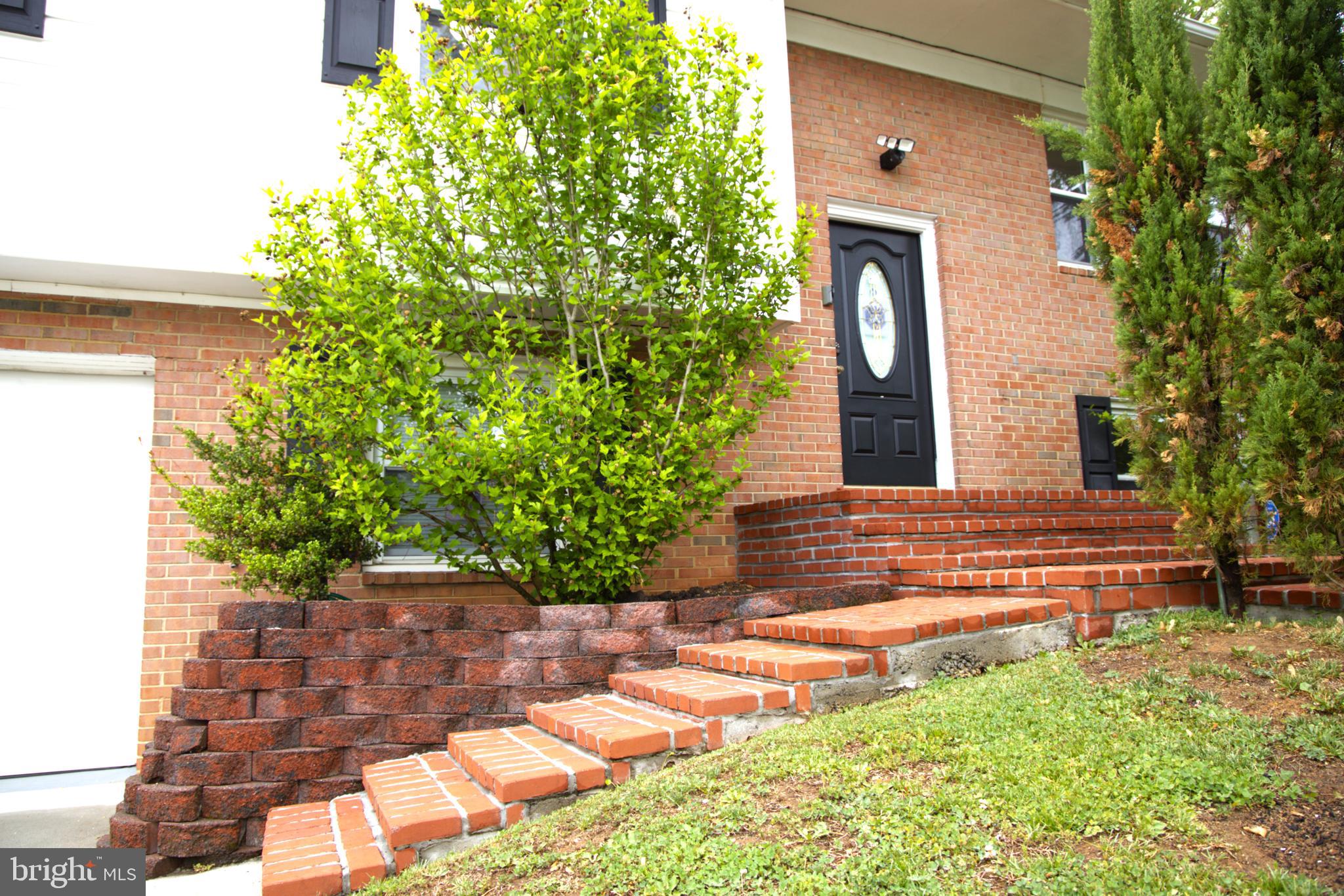 13230 Delaney Road Woodbridge, VA 22193 - Photo 2 of 27 Gallery Image 2
