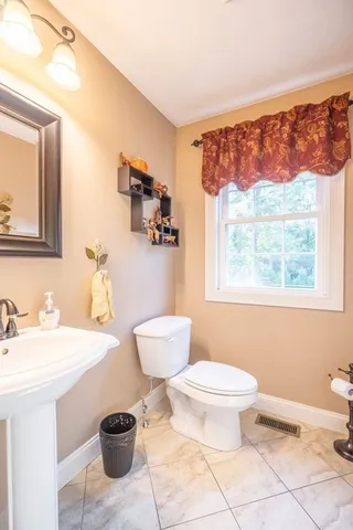 $775,000 | 2 Camden Drive, Auburn, MA 01501