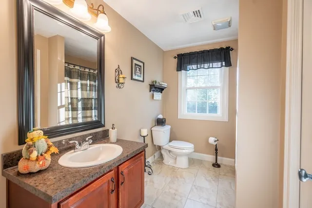 $775,000 | 2 Camden Drive, Auburn, MA 01501