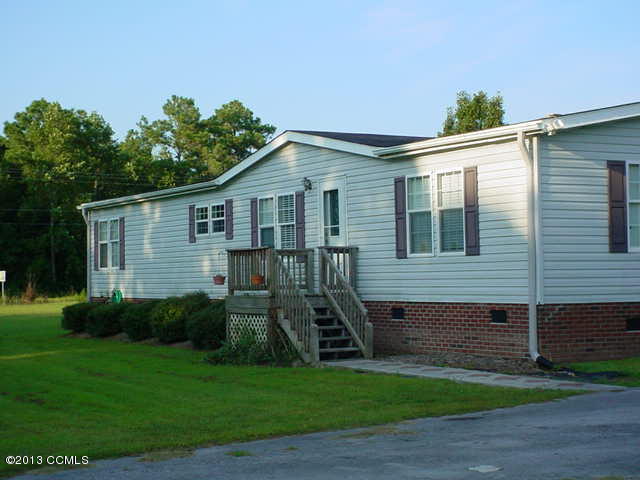 280 Norris Road Swansboro, NC 28584 - Photo 1 of 16 Front with walkway