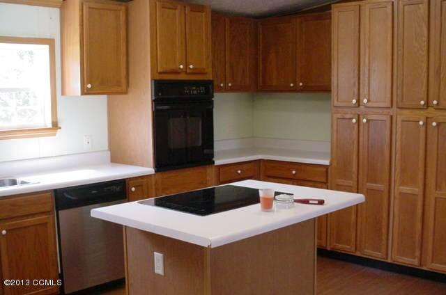 280 Norris Road Swansboro, NC 28584 - Photo 11 of 16 Center Isle with flat top stove