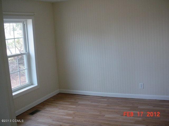 280 Norris Road Swansboro, NC 28584 - Photo 8 of 16 Bedroom 1