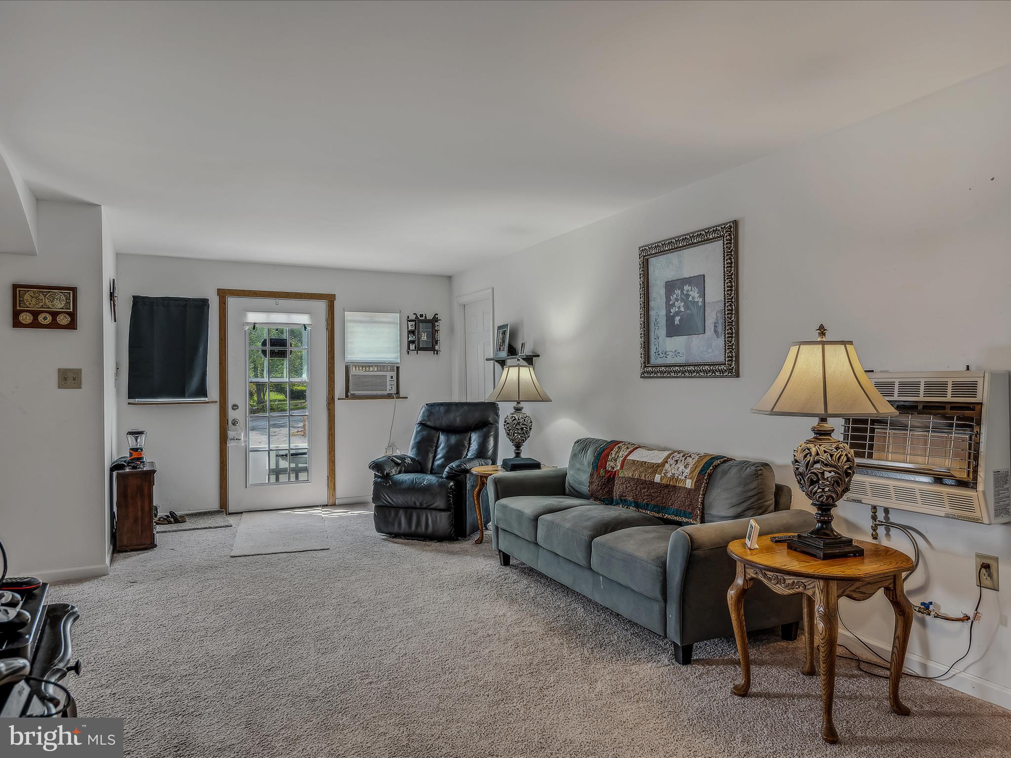1165 Waugh Road Berkeley Springs, WV 25411 - Photo 52 of 86 Living Room