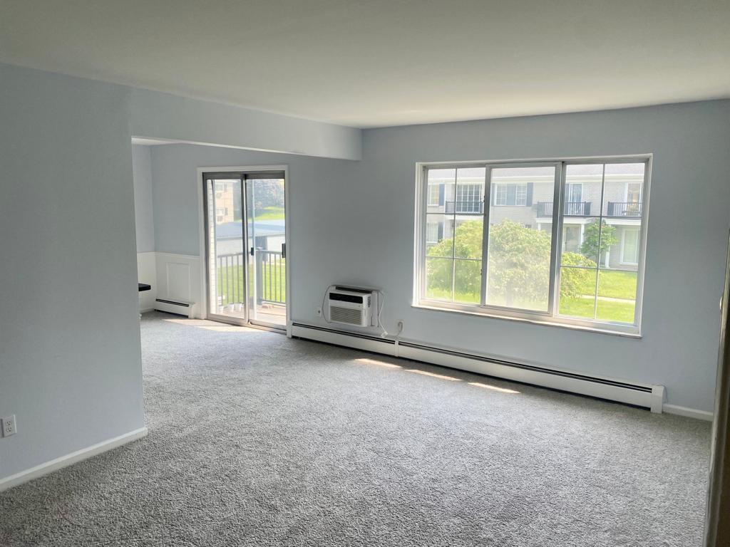 100 West Hickory Grove Road Bloomfield Hills, MI 48304 - Photo 5 of 19 01
