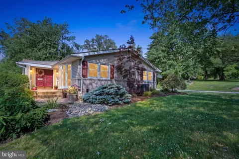 $699,900 | 8807 Hawthorne Lane, Wyndmoor, PA 19038