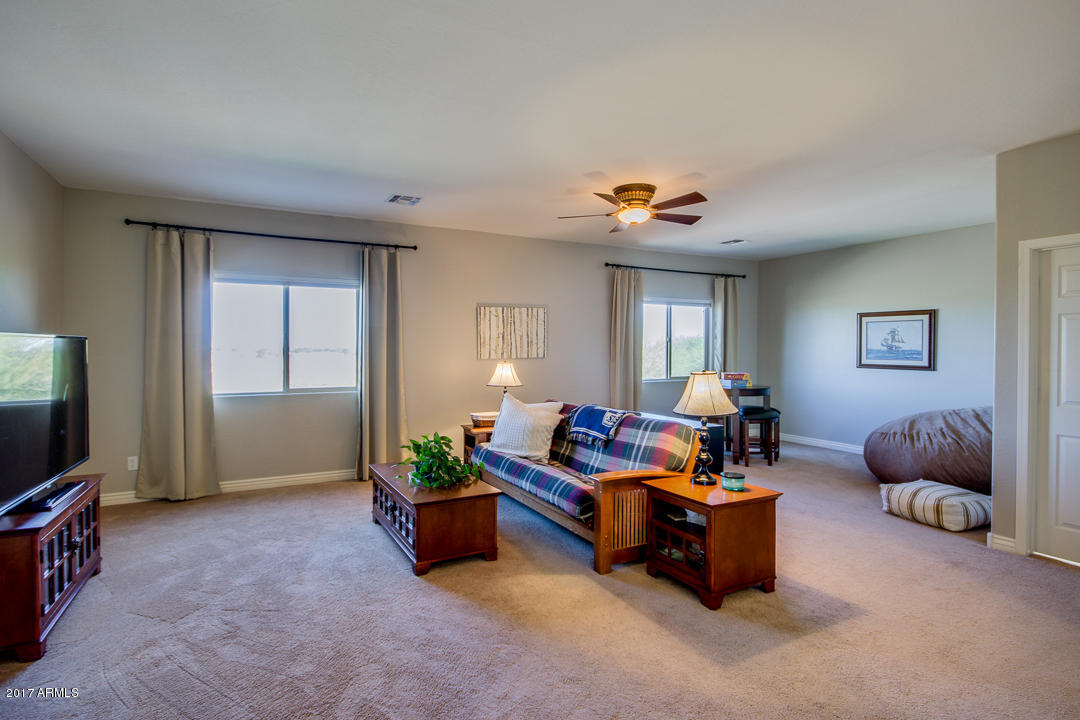 7586 South Boxelder Street Gilbert, AZ 85298 - Photo 16 of 34 loftflier