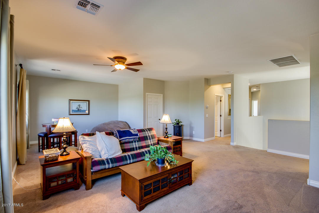 7586 South Boxelder Street Gilbert, AZ 85298 - Photo 18 of 34 loft3
