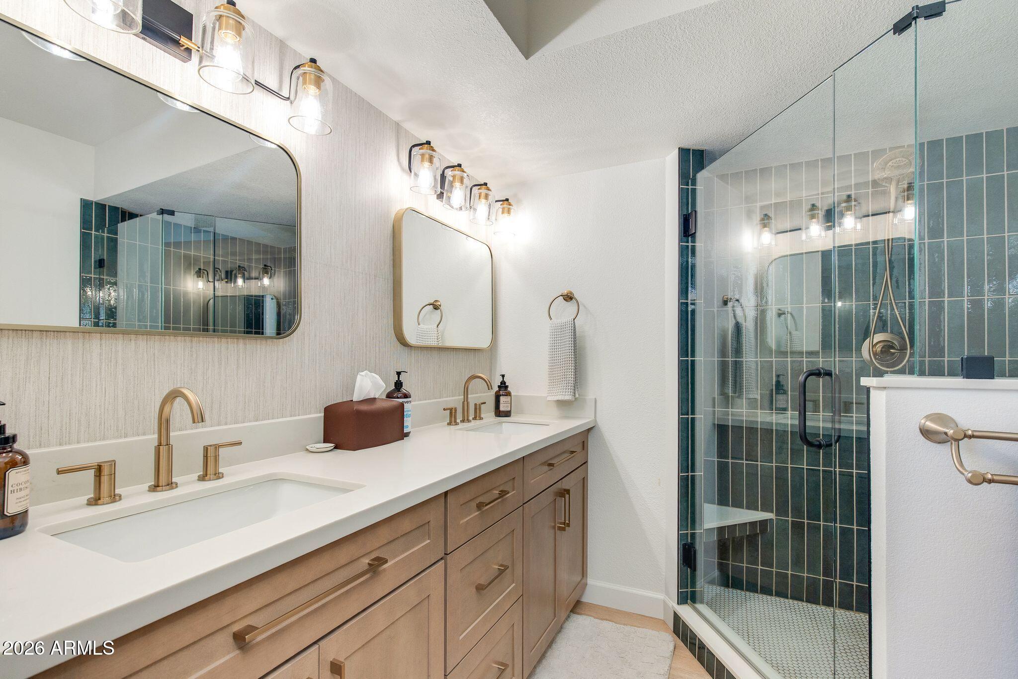 4835 East Presidio Road Phoenix, AZ 85032 - Photo 17 of 30 Primary Bath