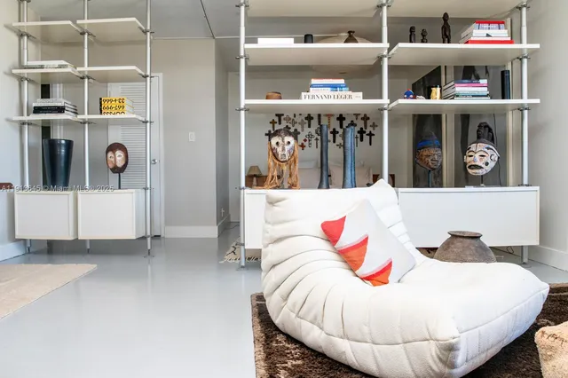 a view of living room kitchen