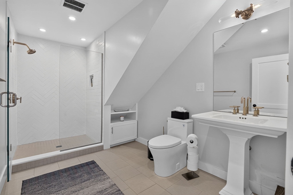 174 Bartlett Road Winthrop, MA 02152 - Photo 35 of 42