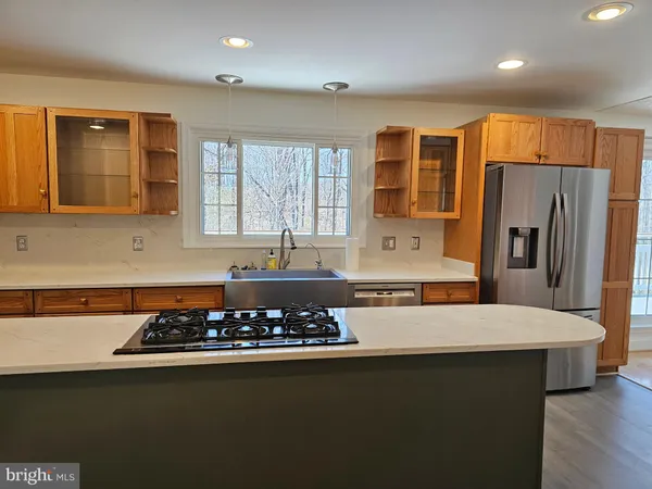 a view of walk in closet