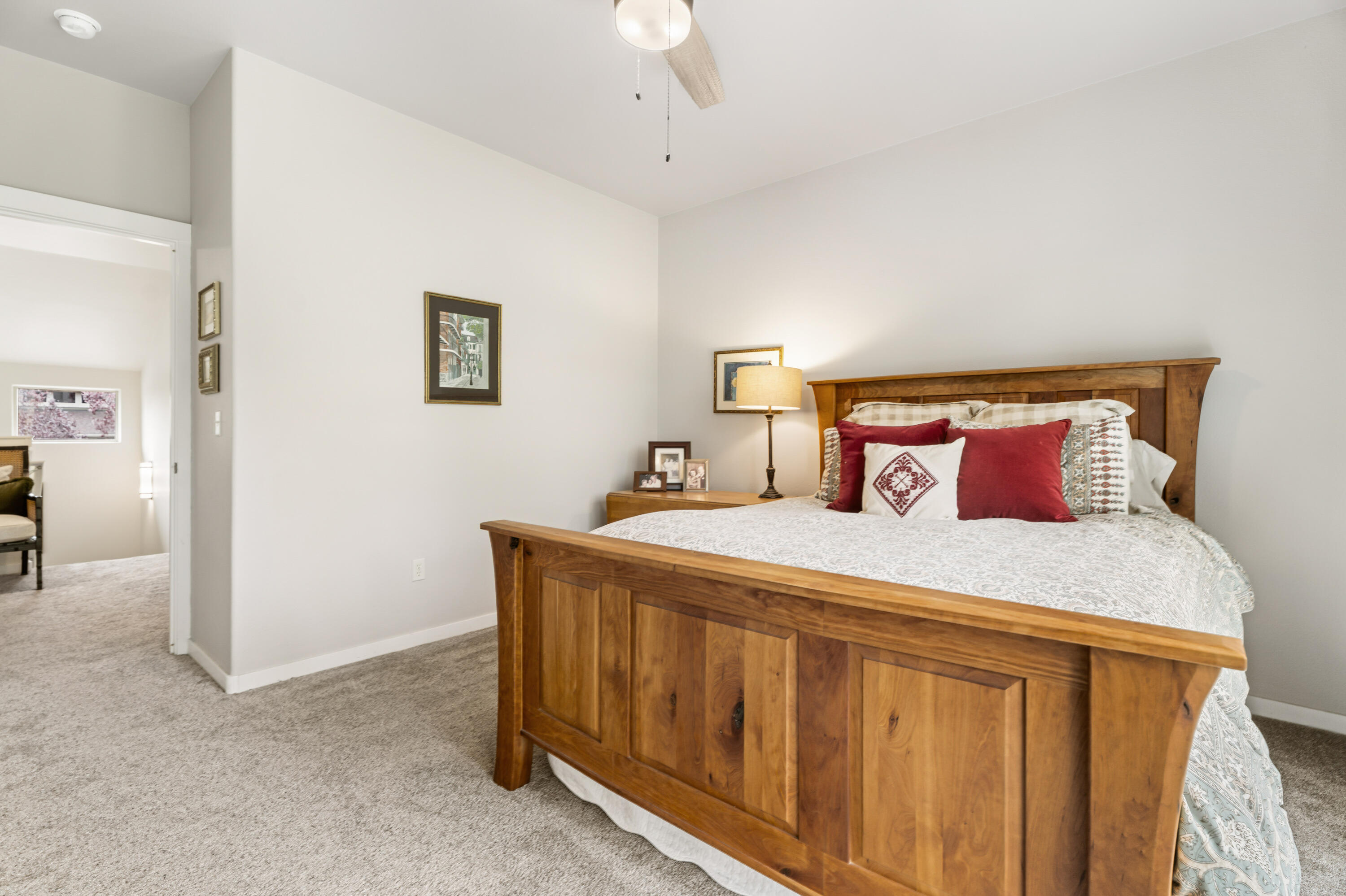 1302 Highland View Loop Redmond, OR 97756 - Photo 26 of 53 22-Bedroom