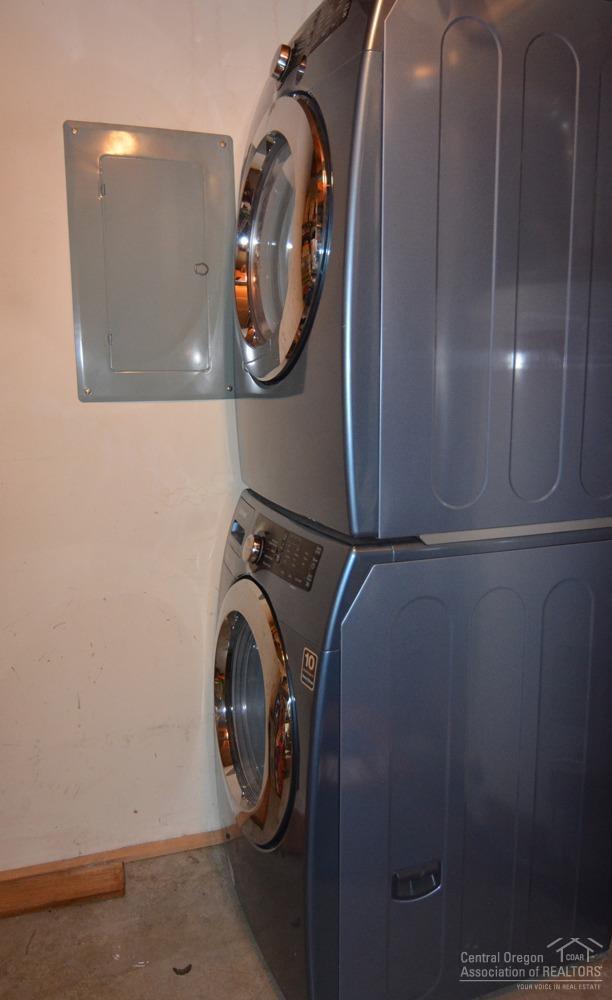 57515 Ranch Cabin Road, Unit B15 Sunriver, OR 97707 - Photo 20 of 21 Laundry/storage room. Washer and dryer i