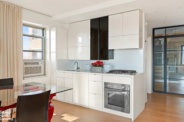 $895,000 | 570 Grand Street, Unit J1901 | Lower East Side