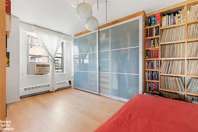 $895,000 | 570 Grand Street, Unit J1901 | Lower East Side