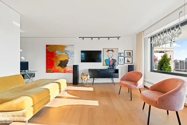 $895,000 | 570 Grand Street, Unit J1901 | Lower East Side