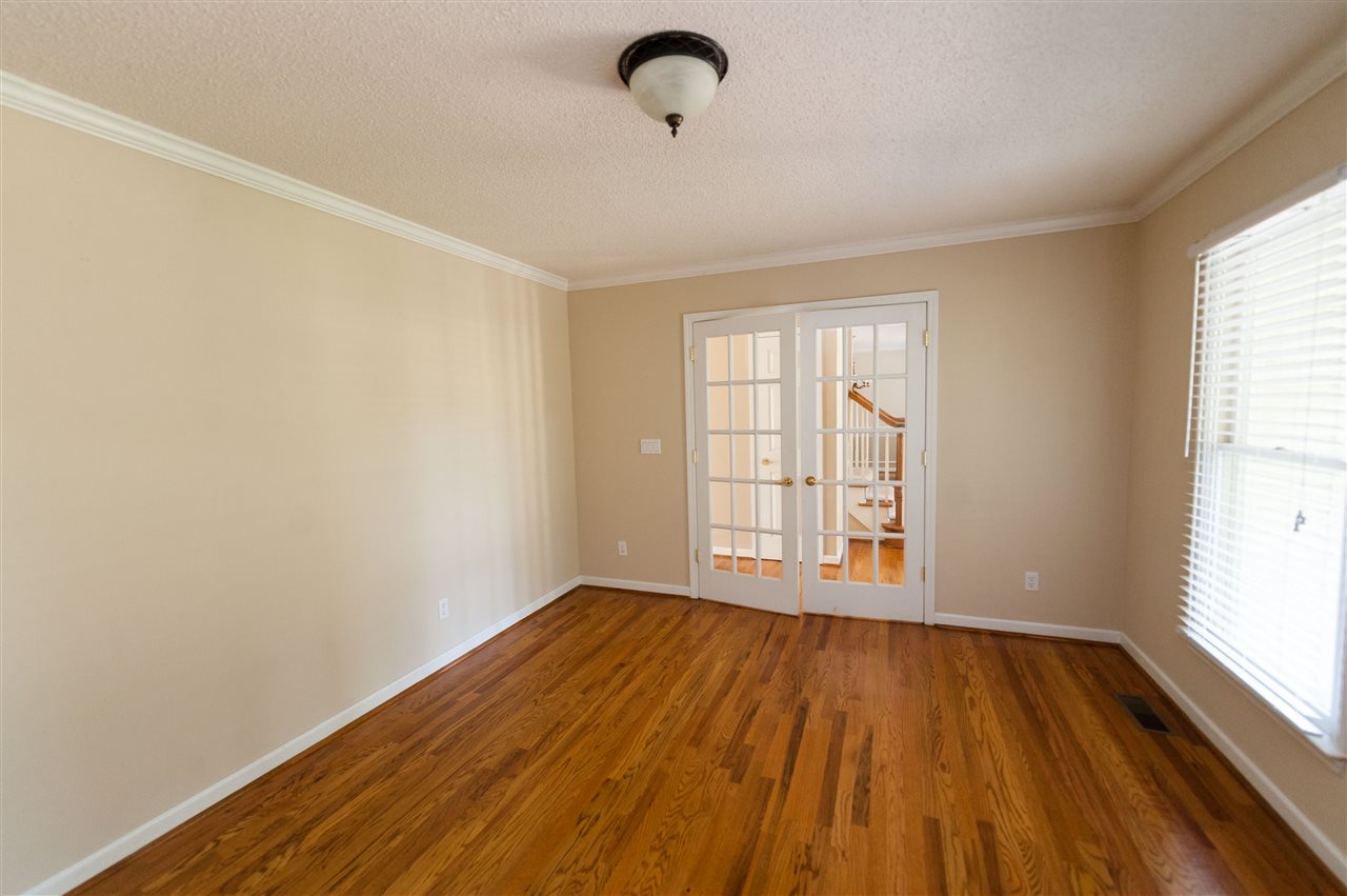 733 Wilson Ferry Road Moore, SC 29369 - Photo 5 of 25 Living Room