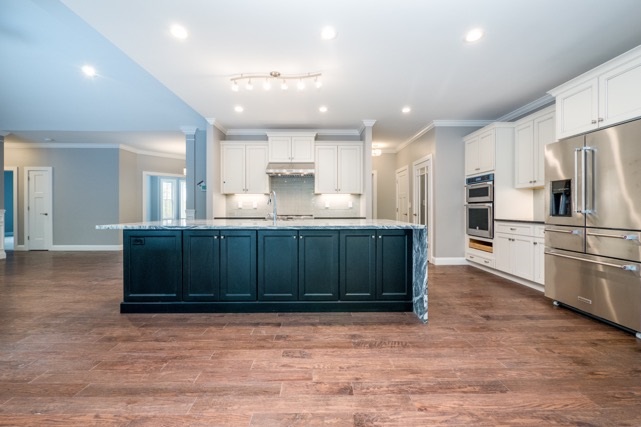 329 North Amherst Road Bedford, NH 03110 - Photo 3 of 18