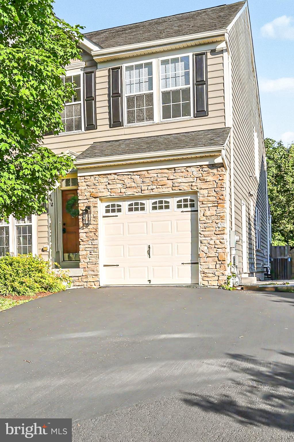 292 Maple Drive Hanover, PA 17331 - Photo 2 of 39