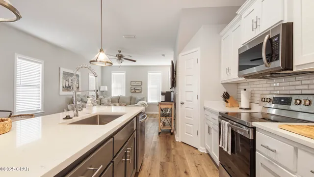 $2,200 | 408 Raven Lane, Panama City, FL 32404