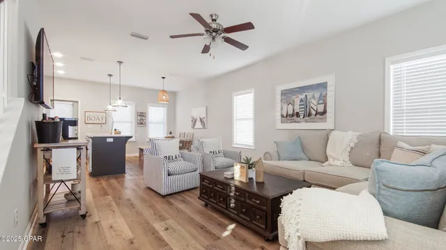 $2,200 | 408 Raven Lane, Panama City, FL 32404