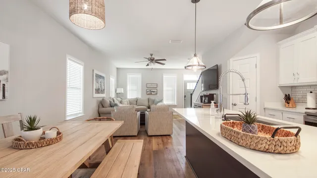 $2,200 | 408 Raven Lane, Panama City, FL 32404