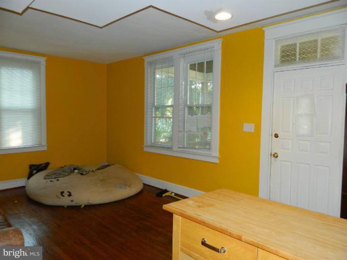 4 Edmondson Ridge Road Baltimore, MD 21228 - Photo 4 of 23 Living Room
