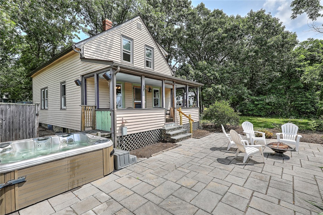 225 Custer Street Warwick, RI 02889 - Photo 4 of 19