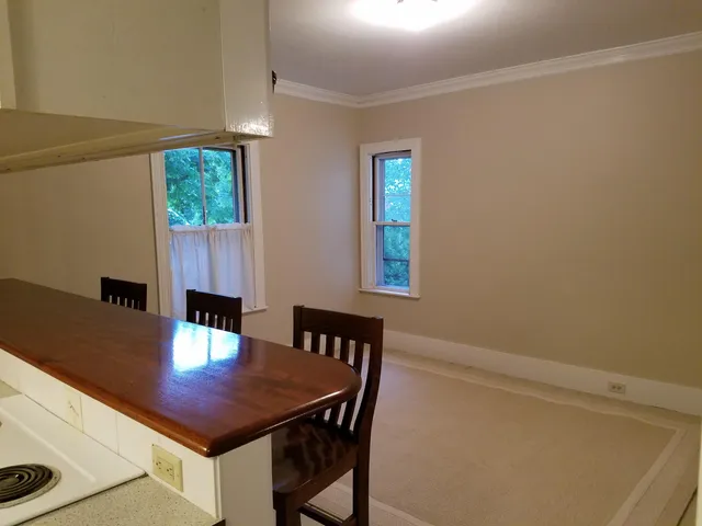 $650,000 | 172 East Main Street, Yarmouth, ME 04096