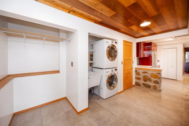 $675,000 | 1540 Jones Drive, Ann Arbor, MI 48105