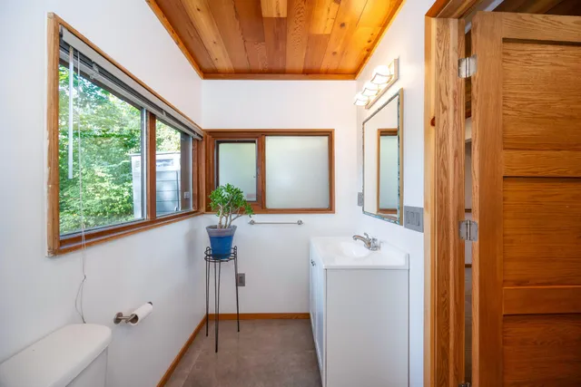 $675,000 | 1540 Jones Drive, Ann Arbor, MI 48105