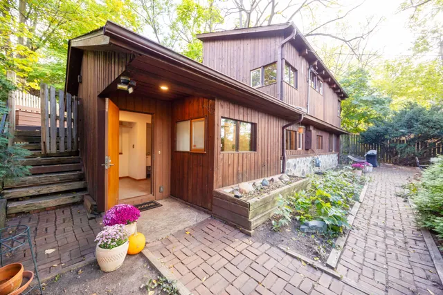 $675,000 | 1540 Jones Drive, Ann Arbor, MI 48105