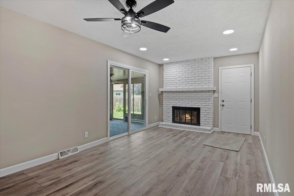2320 Lindbergh Boulevard Springfield, IL 62704 - Photo 15 of 36