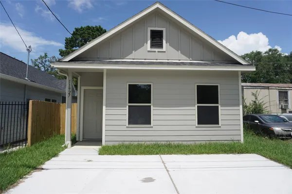 $1,350 | 11927 Nelwood Street, Willis, TX 77318