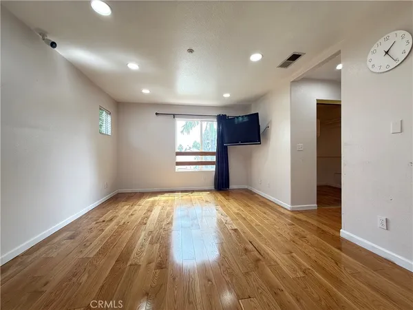 $4,600 | 9030 Hayvenhurst Avenue, North Hills, CA 91343